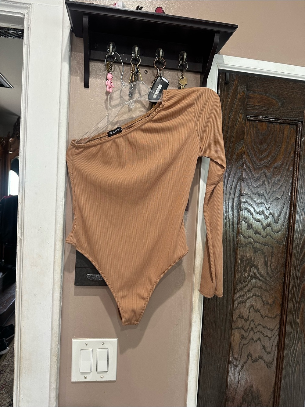 Boohoo One-Shoulder Long Sleeve Bodysuit in Tan